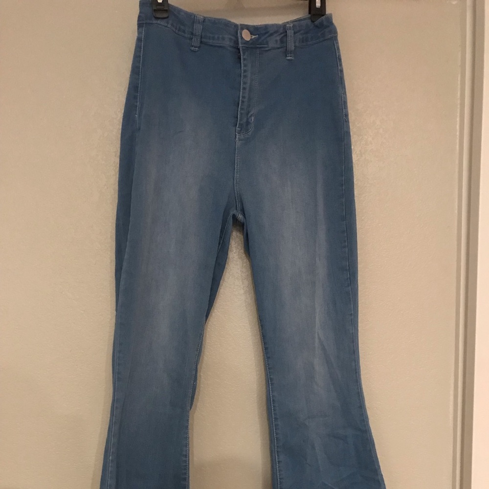 Flowy fashion nova jeans! Super cute